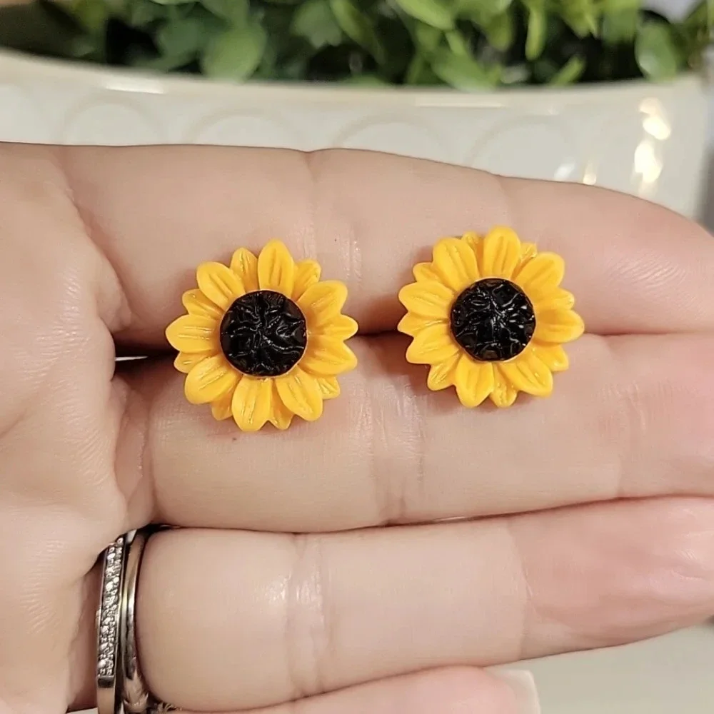 Harvest Sunflower Earrings - Picture 5 of 6